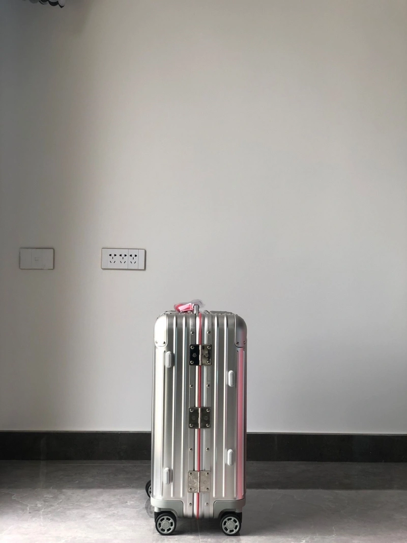 R1m0wa suitcase 4461-0121
