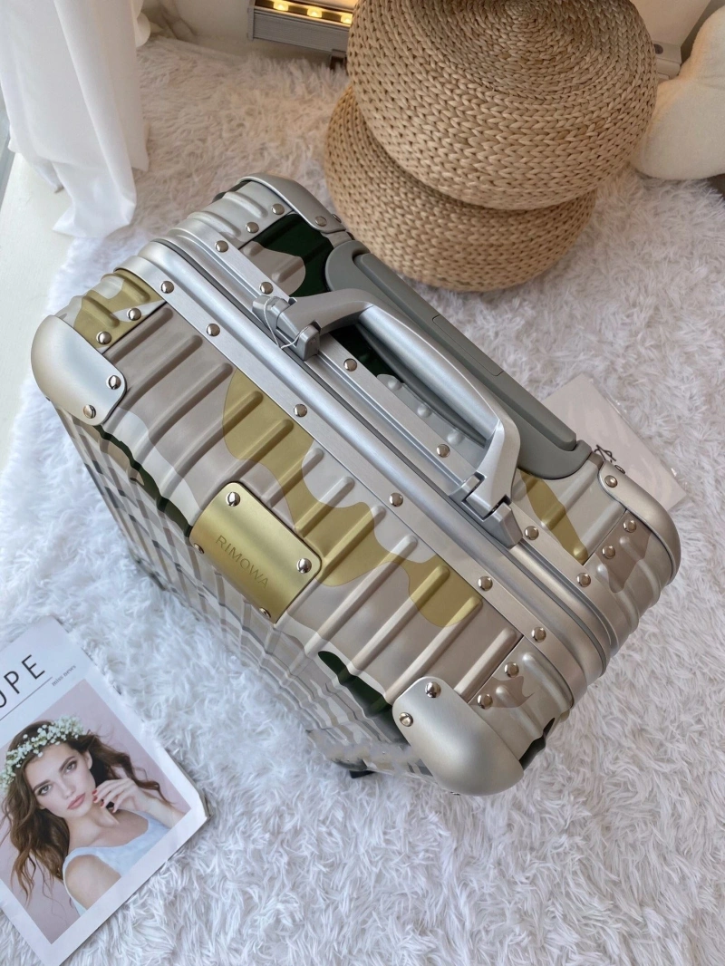 LV Suitcase 4461-0123