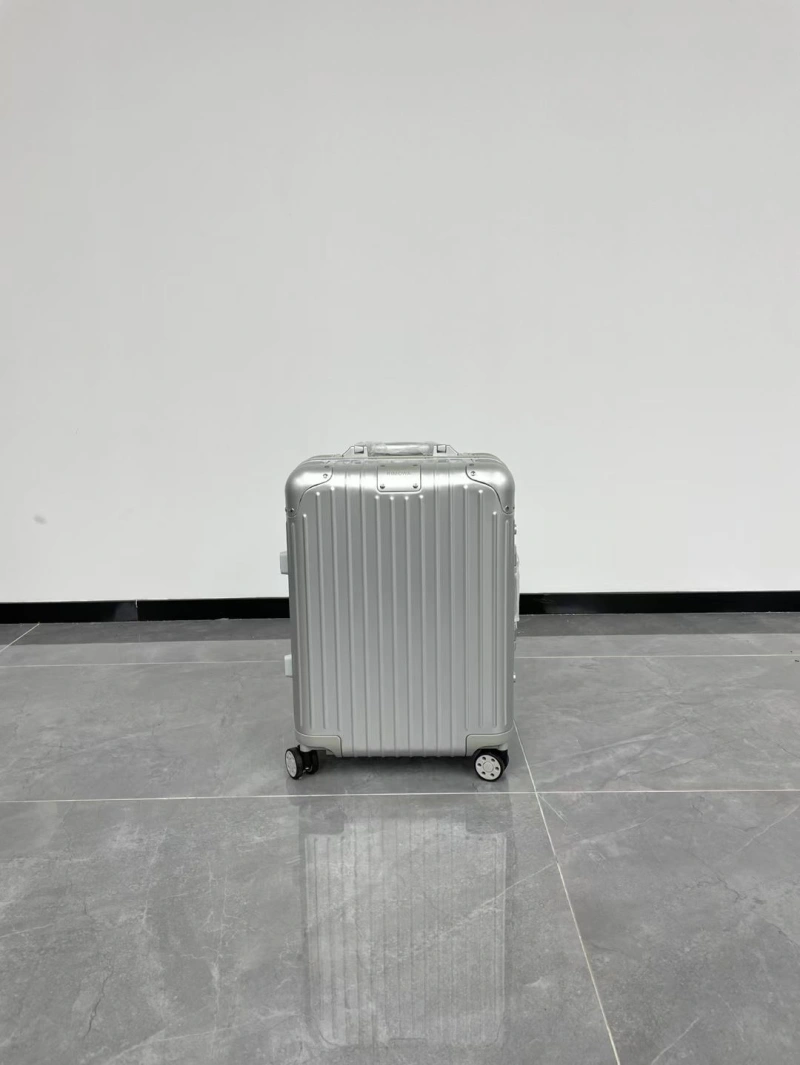 R1m0wa suitcase 4461-0124