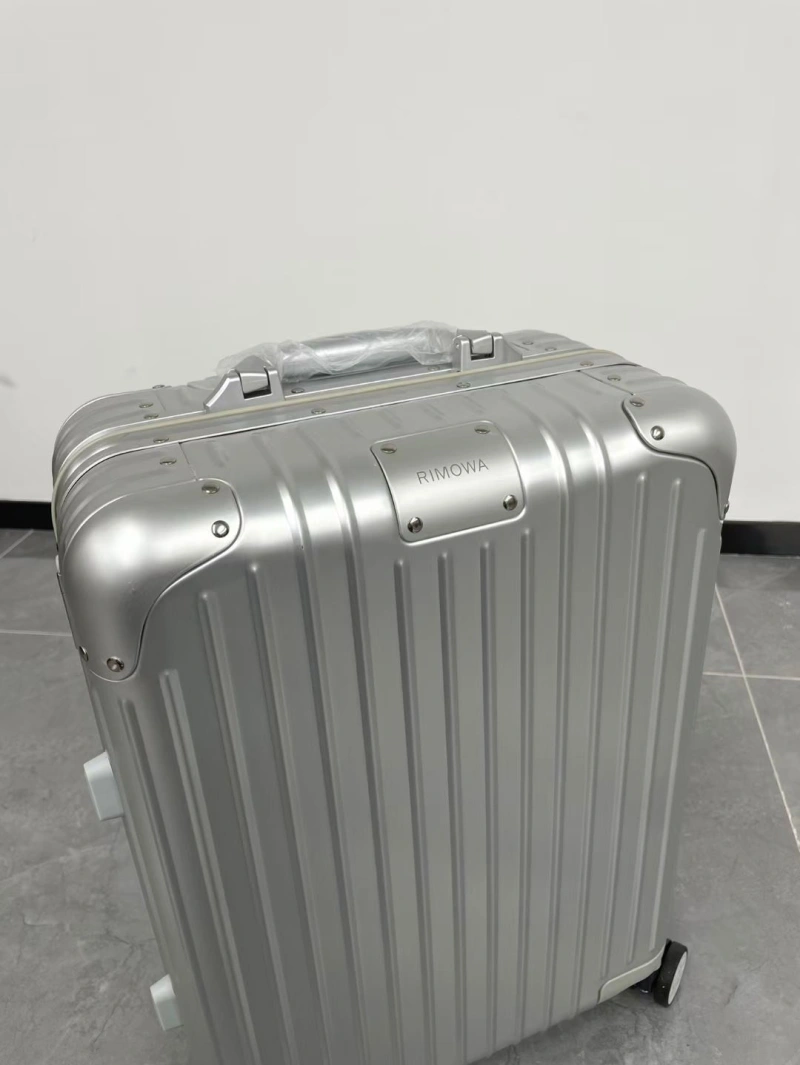 R1m0wa suitcase 4461-0124