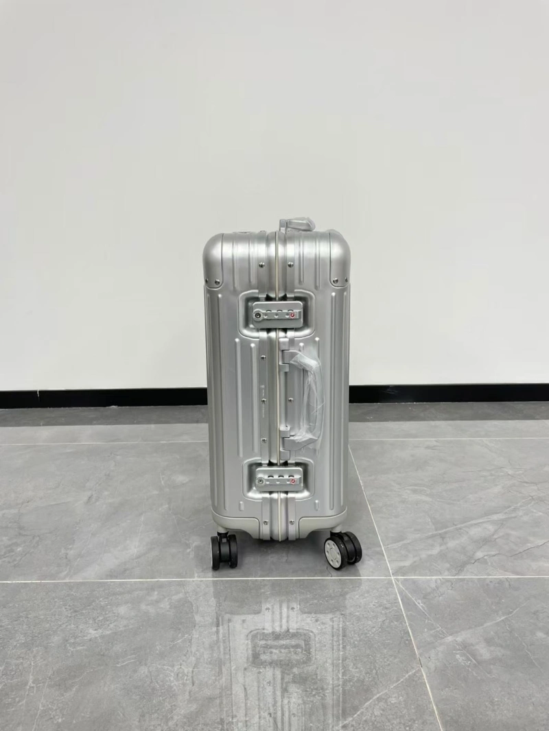 R1m0wa suitcase 4461-0124