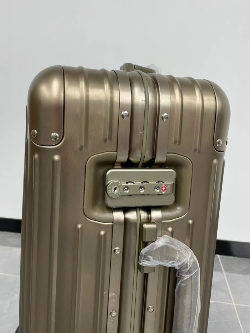 R1m0wa suitcase 4461-0125