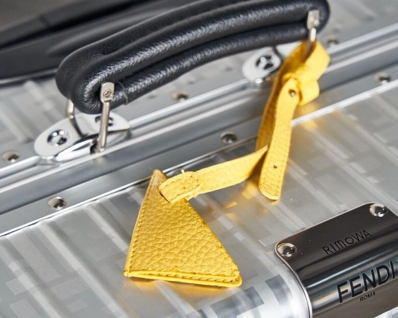 R1m0wa suitcase 4461-0131