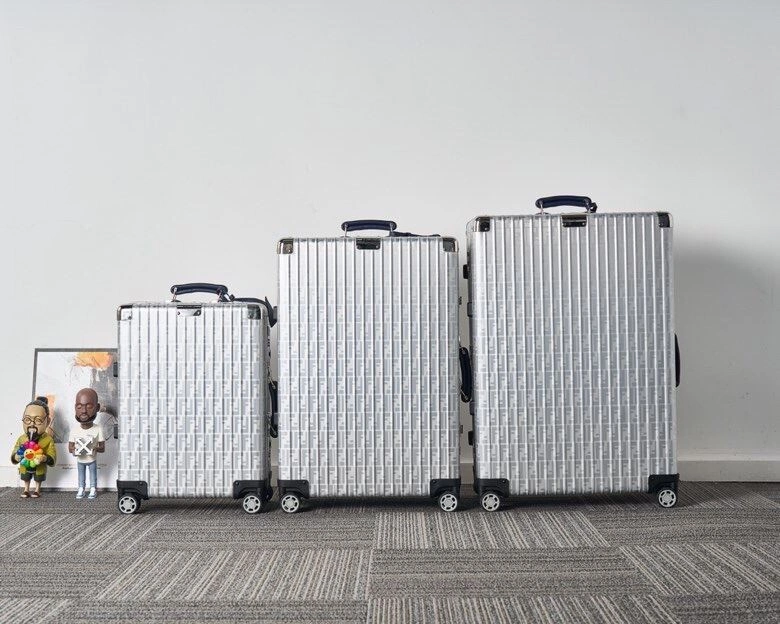 R1m0wa suitcase 4461-0132