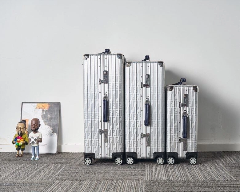 R1m0wa suitcase 4461-0132