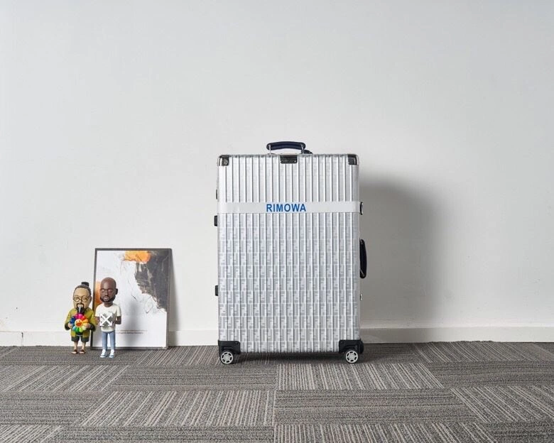R1m0wa suitcase 4461-0132