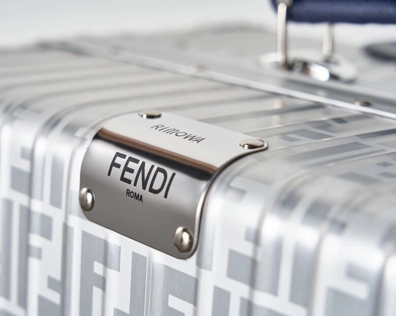R1m0wa suitcase 4461-0132