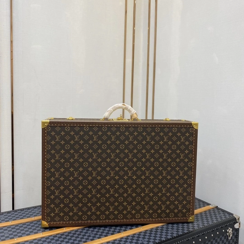 LV Suitcase 4461-0135