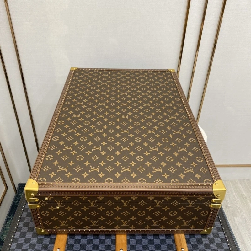 LV Suitcase 4461-0135