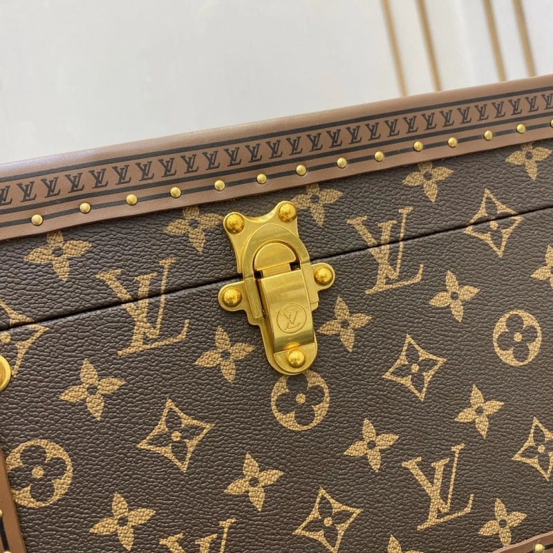 LV Suitcase 4461-0135