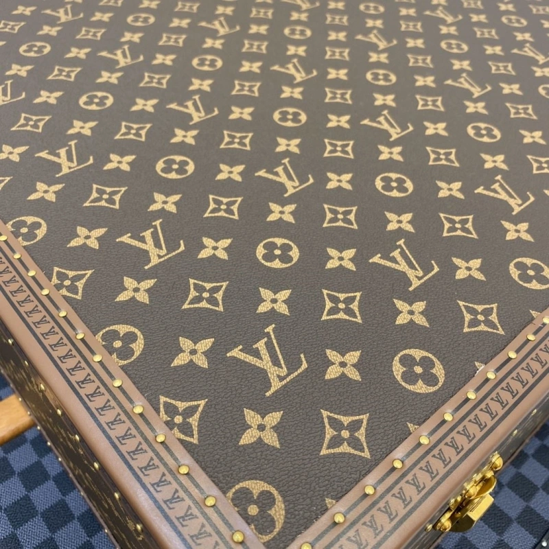 LV Suitcase 4461-0135