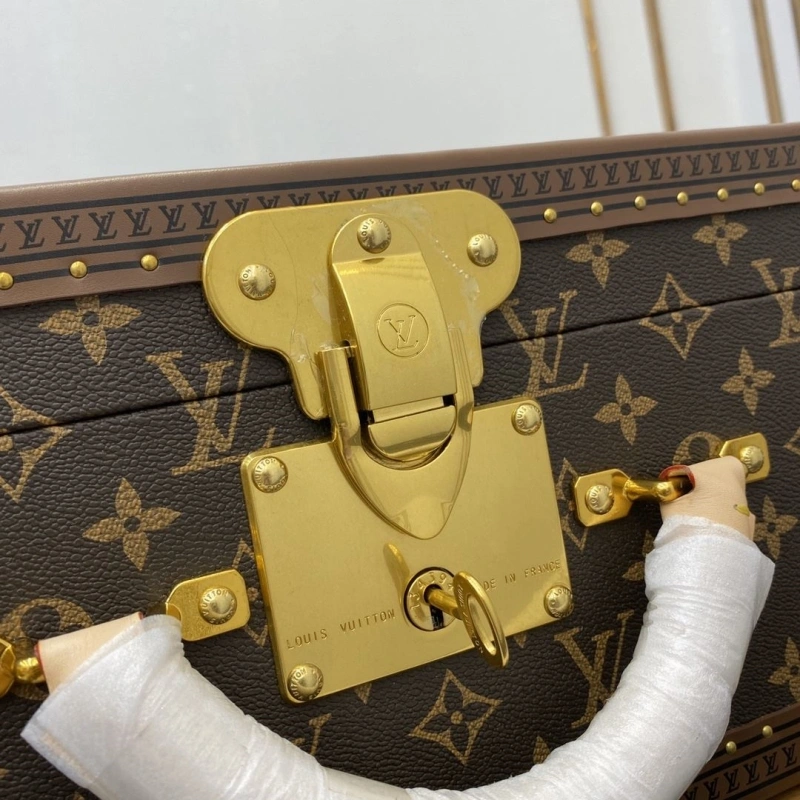 LV Suitcase 4461-0135