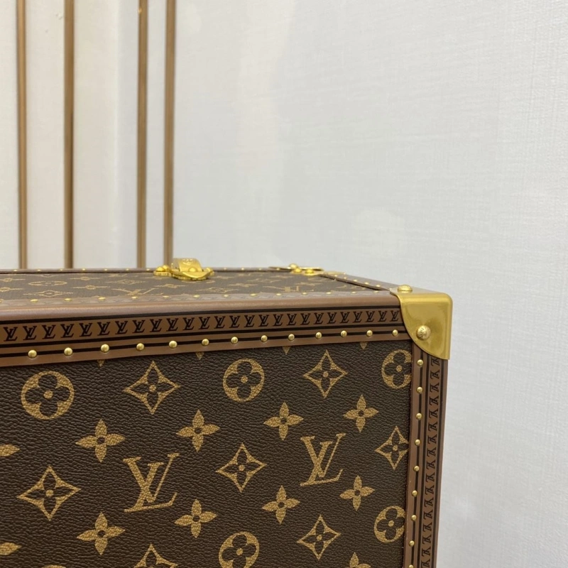 LV Suitcase 4461-0135