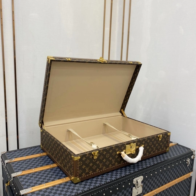 LV Suitcase 4461-0135