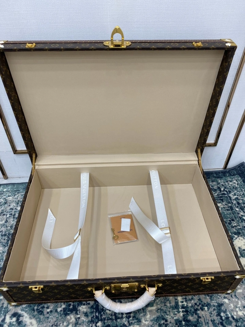 LV Suitcase 4461-0136