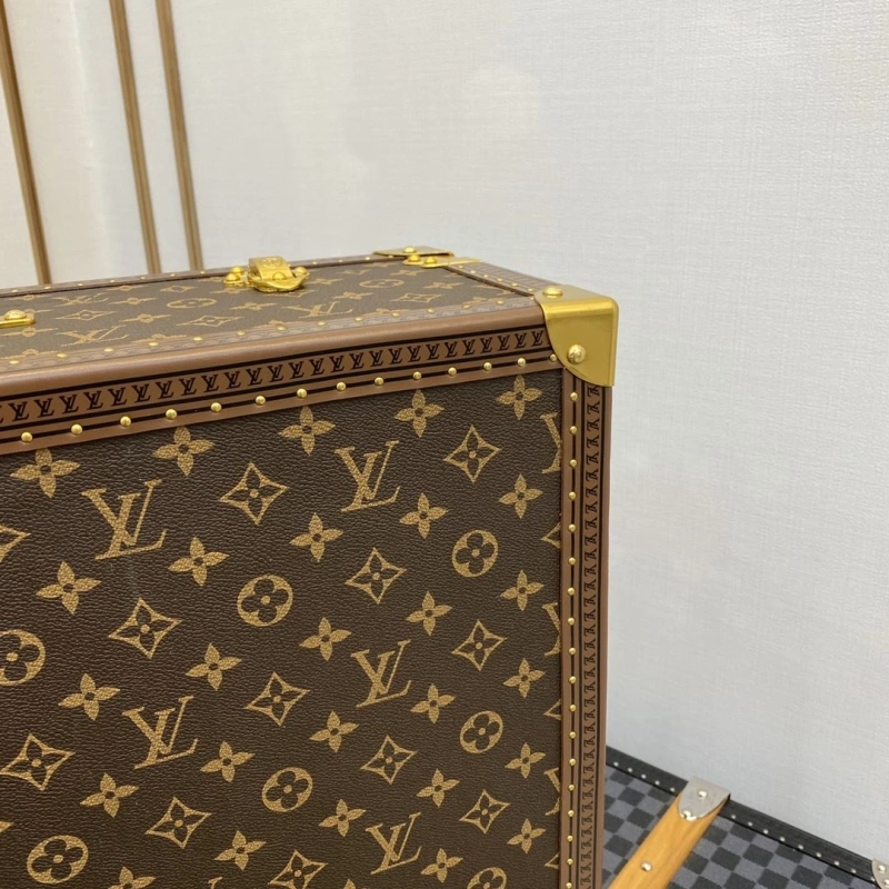 LV Suitcase 4461-0137