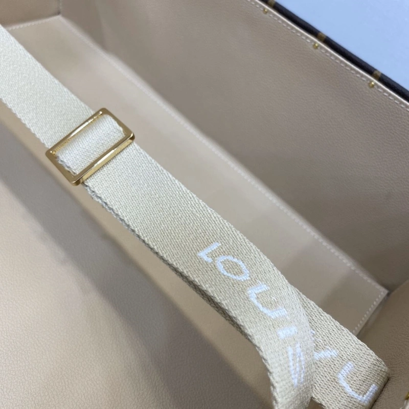 LV Suitcase 4461-0137