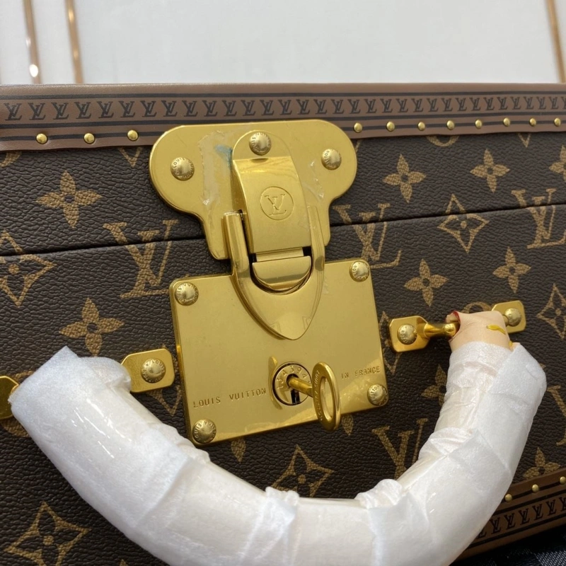 LV Suitcase 4461-0138