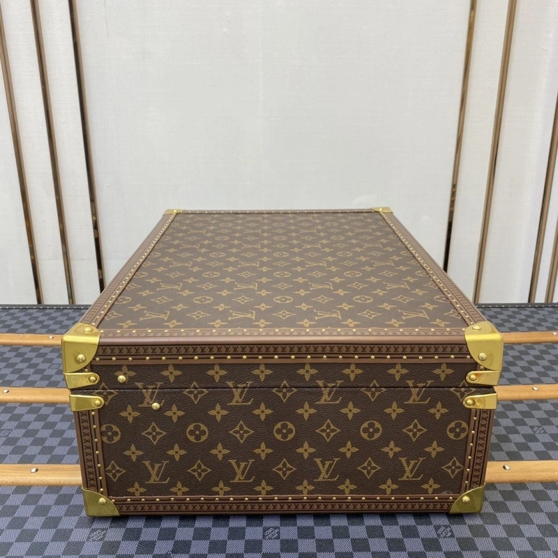 LV Suitcase 4461-0139