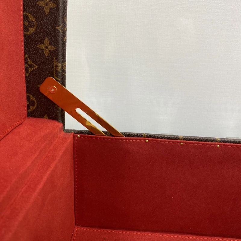 LV Suitcase 4461-0139