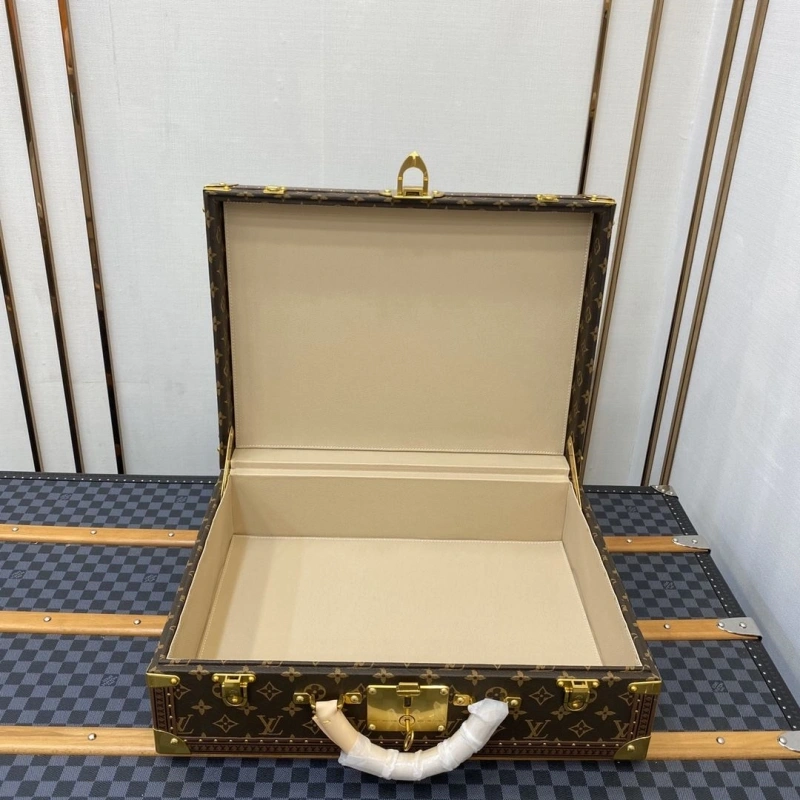 LV Suitcase 4461-0140