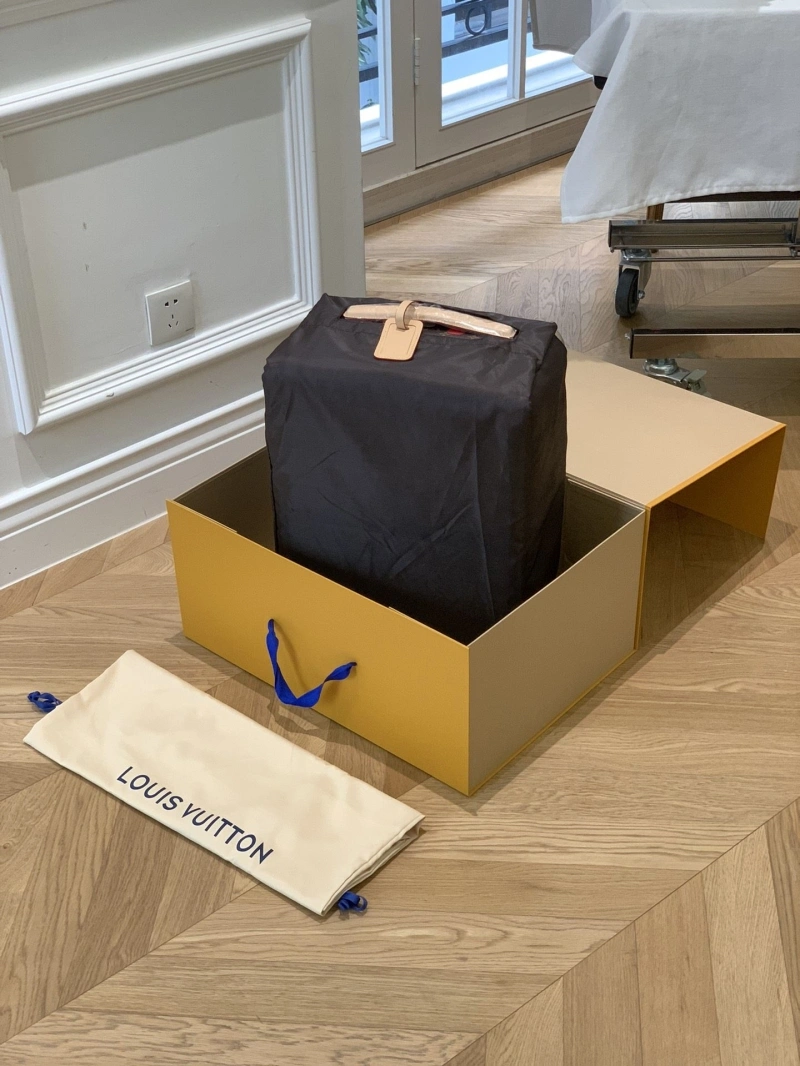 LV Suitcase 4461-0188