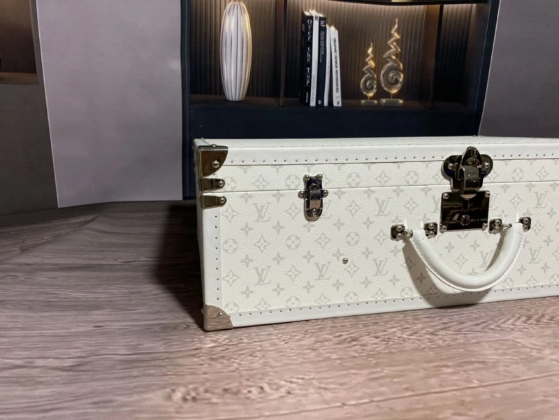 LV Suitcase 4461-0194