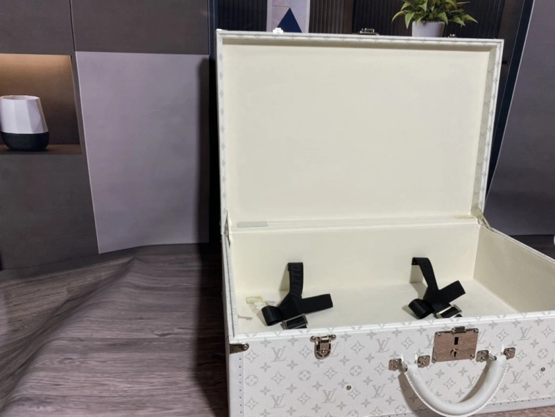 LV Suitcase 4461-0194