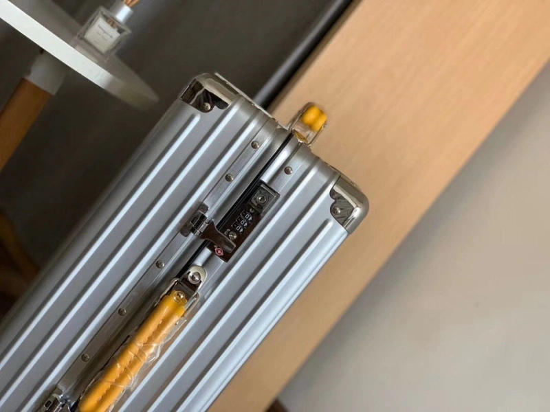 R1m0wa suitcase 4461-0232