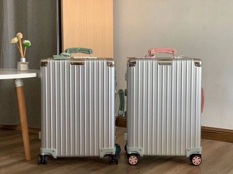 R1m0wa suitcase 4461-0233