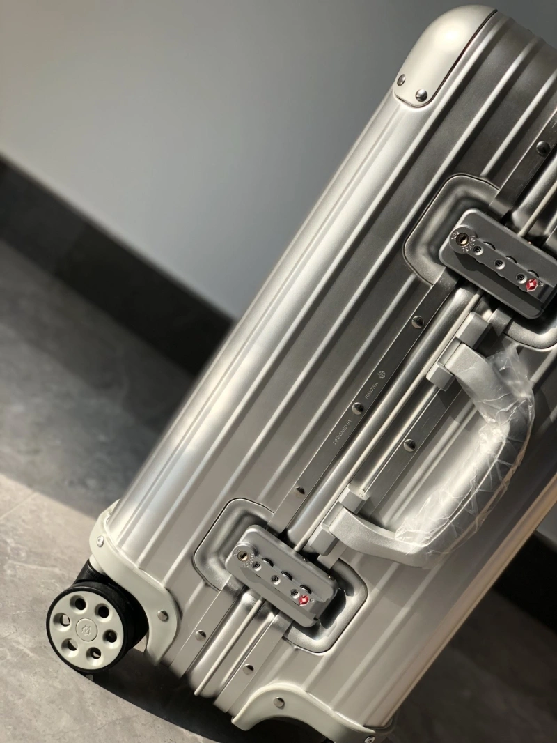 R1m0wa suitcase 4461-0234