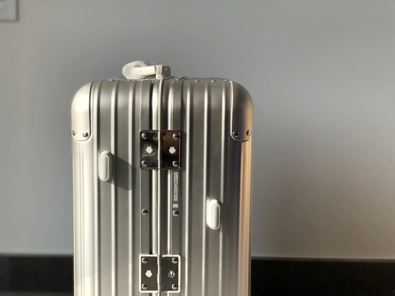 R1m0wa suitcase 4461-0234
