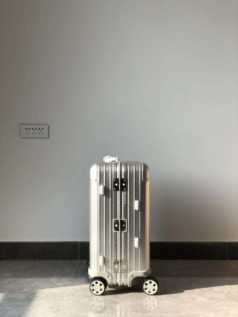 R1m0wa suitcase 4461-0234