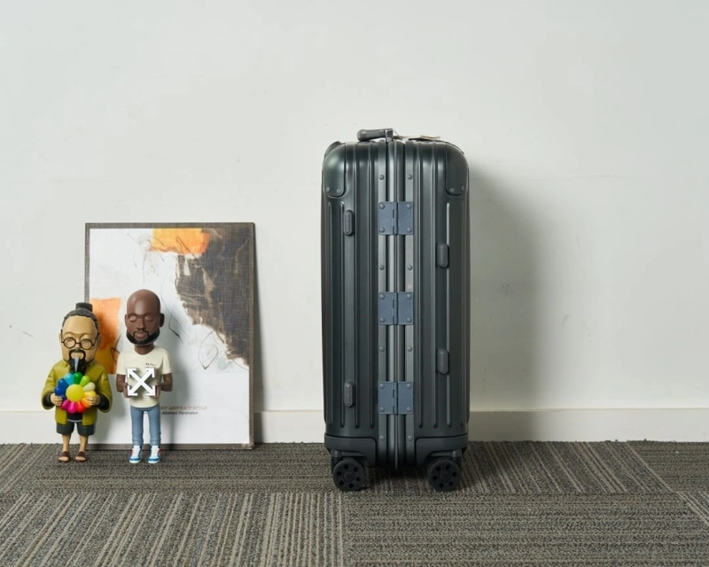 R1m0wa suitcase 4461-0236