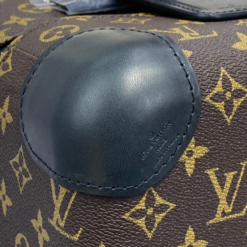 LV Suitcase 4461-0273