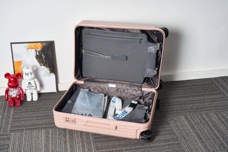 R1m0wa suitcase 4461-0282