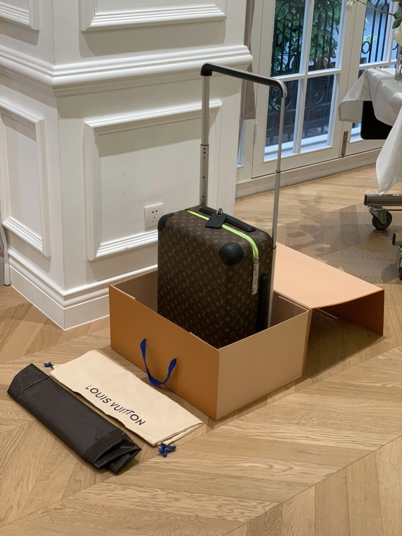 LV Suitcase 4461-0331