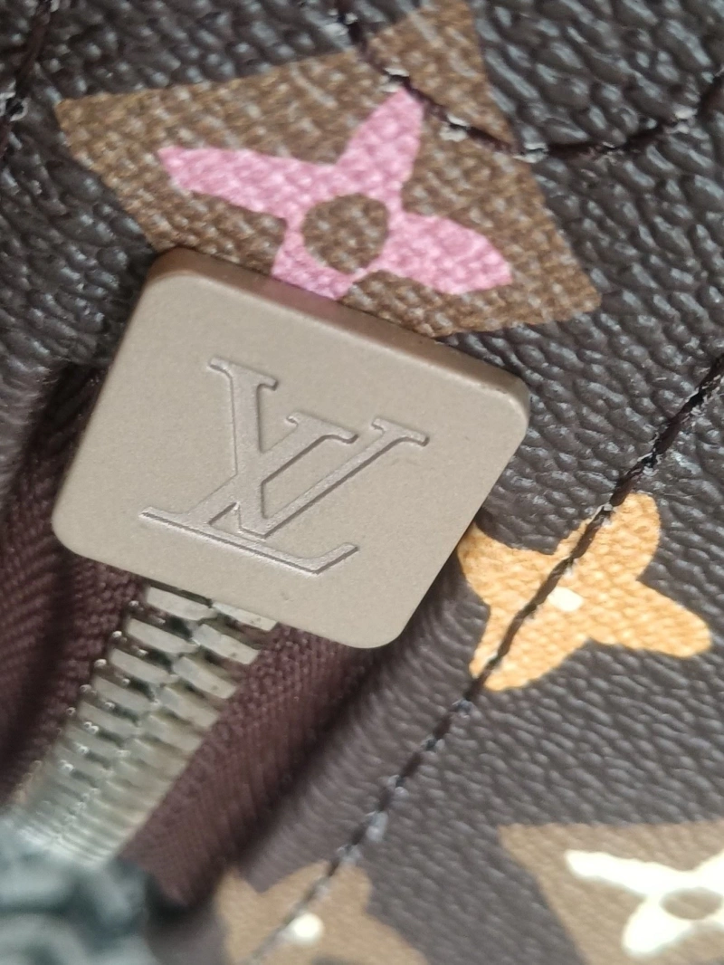 LV Suitcase 4461-0356