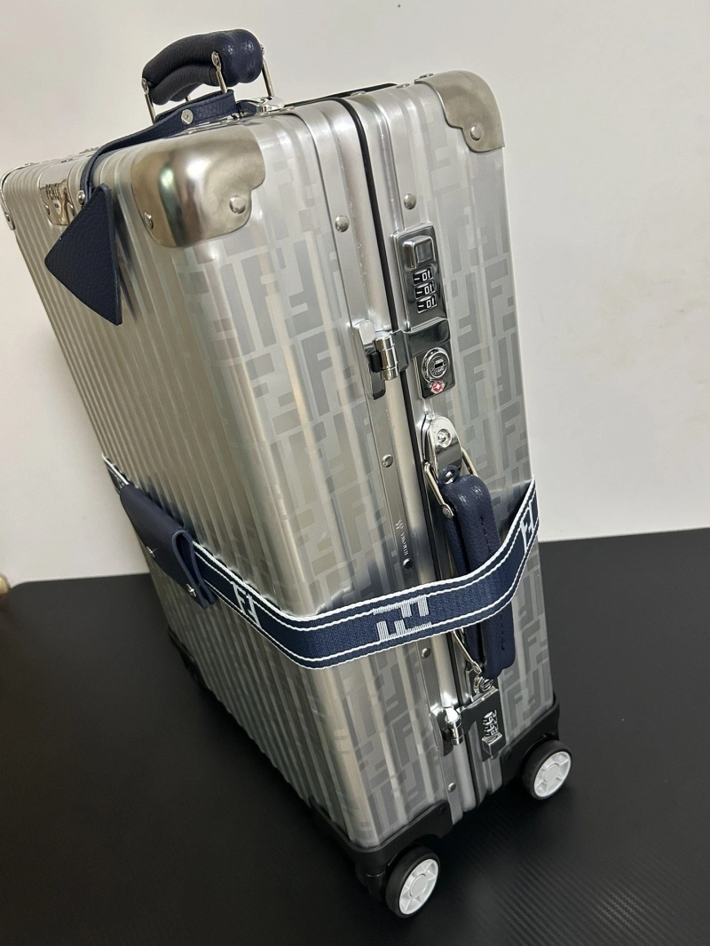 R1m0wa suitcase 4461-0407