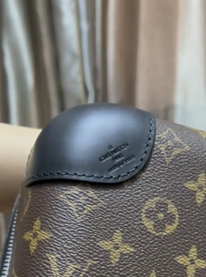 LV Suitcase 4461-0436
