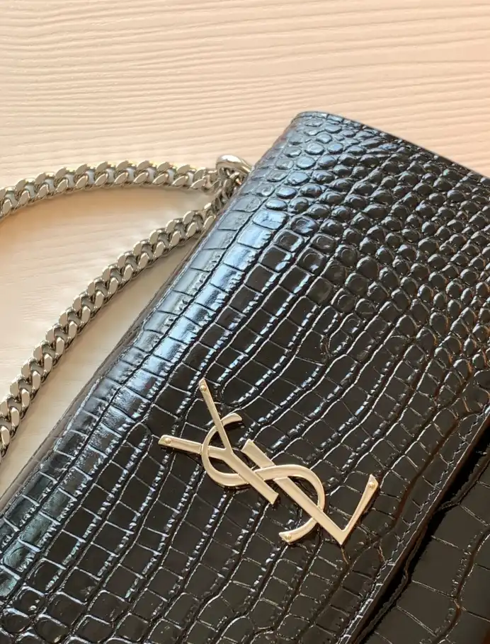 Gvc*1 satchel bags 4837a-0024