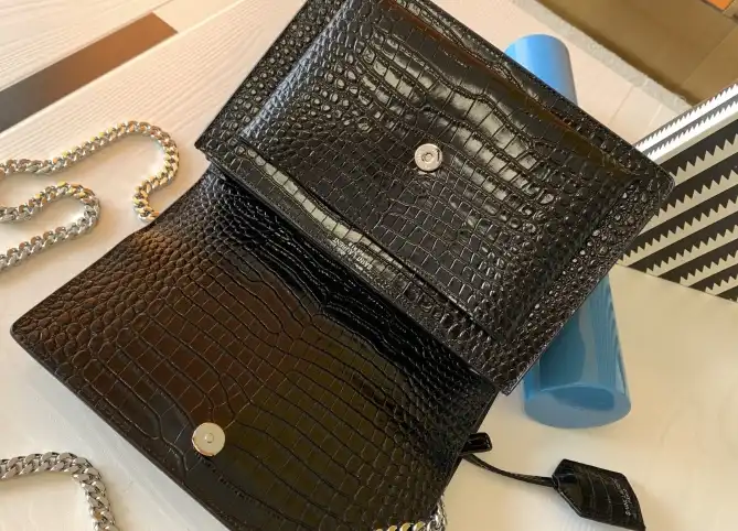 Gvc*1 satchel bags 4837a-0024