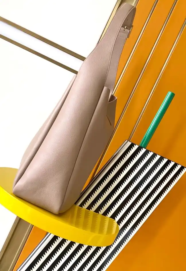 Gvc*1 top handle bags 4837a-0033