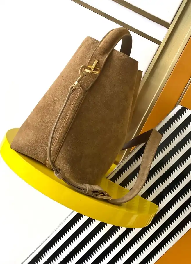 Gvc*1 bucket bags 4837a-0036