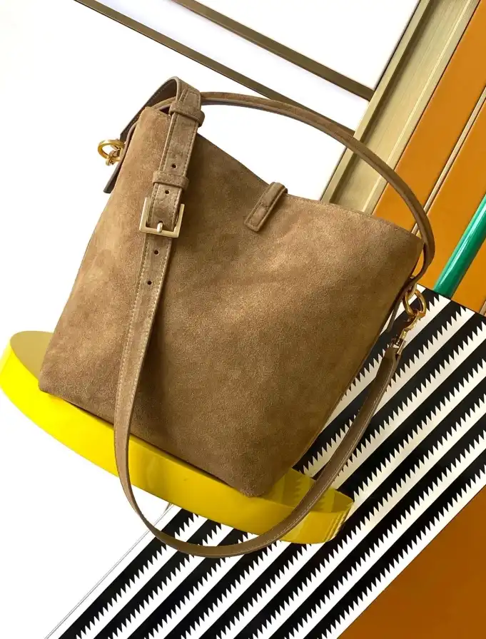 Gvc*1 bucket bags 4837a-0036