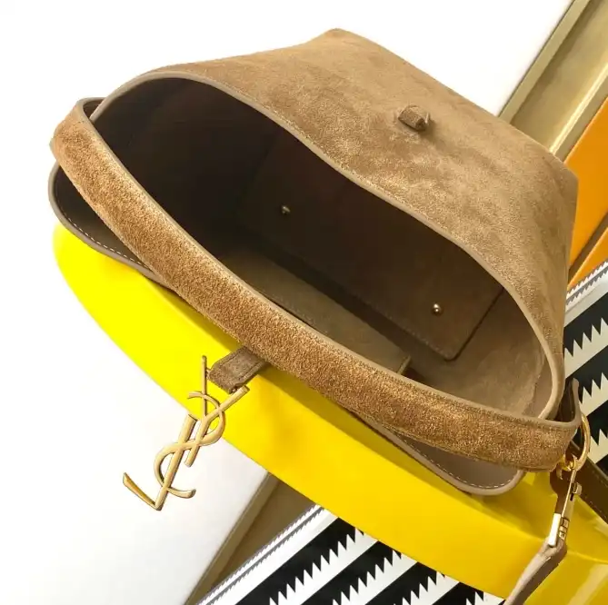 Gvc*1 bucket bags 4837a-0037