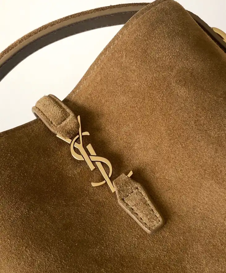 Gvc*1 bucket bags 4837a-0038