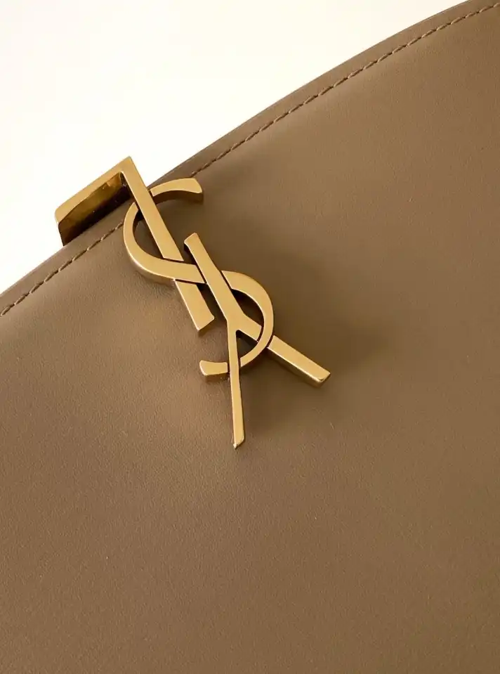 Gvc*1 top handle bags 4837a-0058