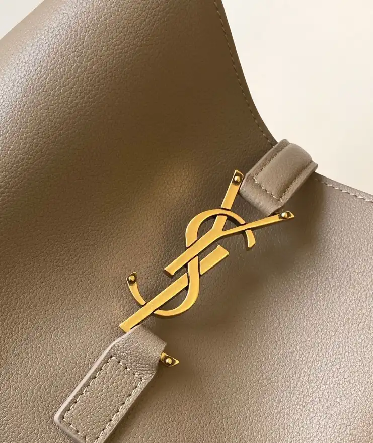 Gvc*1 top handle bags 4837a-0060