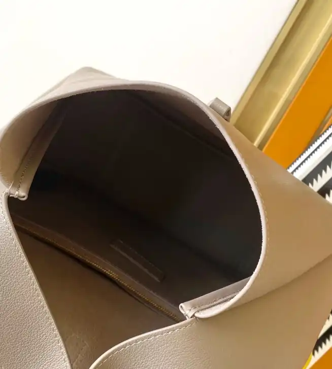 Gvc*1 top handle bags 4837a-0060